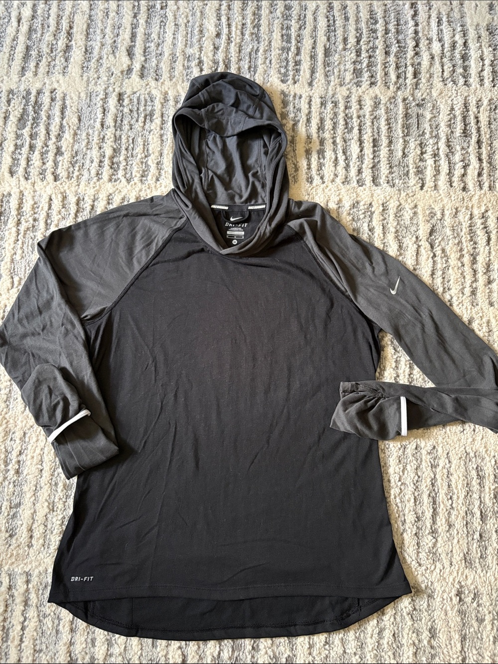 Nike Women’s Black/Gray Long-Sleeve Dri-FIT Hooded Performance Shirt